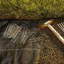 GardenMate 100-Pack Anti-Rust 6'' 11 Gauge Heavy-Duty Flat-Top U-Shaped Garden Stakes Staples Spikes Pins Pegs - Ground Stakes for Anchoring Landscape Fabric