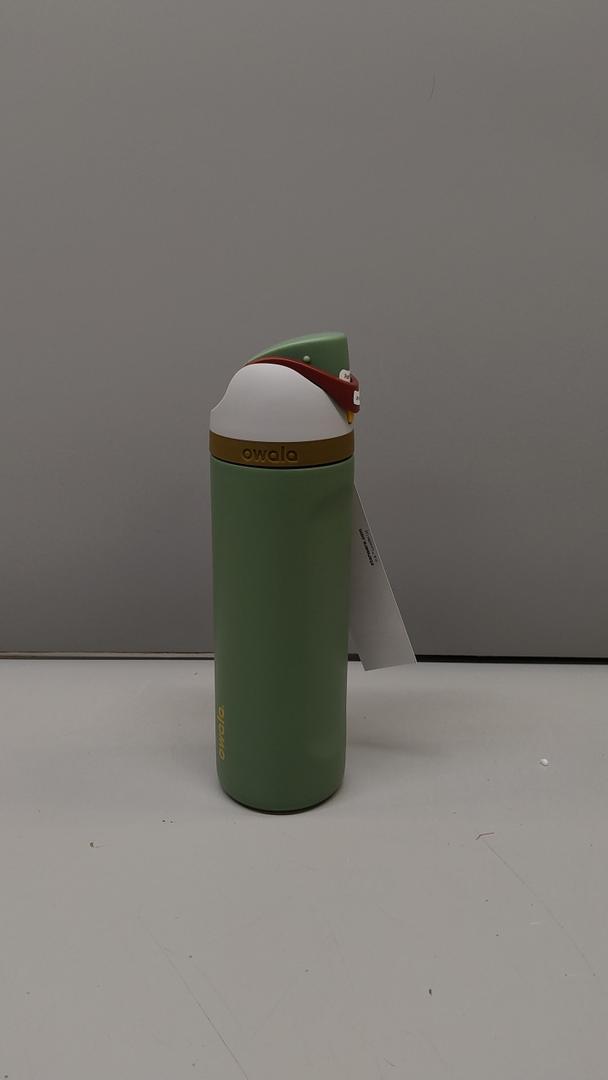 Owala Star Wars FreeSip Insulated Stainless Steel Water Bottle with Straw for Sports and Travel, BPAFree, 24Ounce, Boba Fett