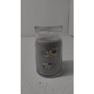 Yankee Candle Signature Scented Candle | Smoked Vanilla & Cashmere Large Jar Candle with Double Wicks | Soy Wax Blend Long Burning Candle | Perfect Gifts for Women