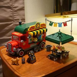 615 PCS Mexican Taco Truck Building Blocks Set, Creative Street View Food Truck Model Kit, 4.9mm Standard Interlocking Bricks, DIY Assembly Restaurant Car Display Decoration, BirthdayGift for Teens