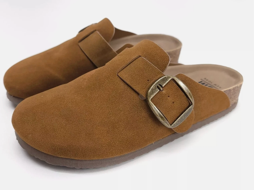 SM New York Women's Suede Clogs, Size 7