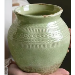 Quoowiit Ceramic Rustic Farmhouse Vase, Green Distressed Flower Vase for Home Decor, Boho Decorative Vases for Centerpiece Table Decorations, Vases for Living Room Kitchen Entryway Mantle Shelf Decor
