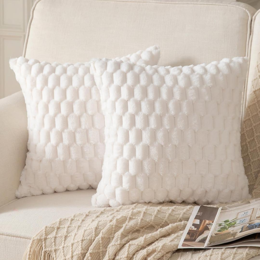 MANDIOO Pack of 2 Cream White Super Soft Plush Fluffy Decorative Throw Pillow Covers 26x26 inch Faux Fur Wool Velvet Cushion Covers Pillow Cases Couch Sofa Bed Living Room