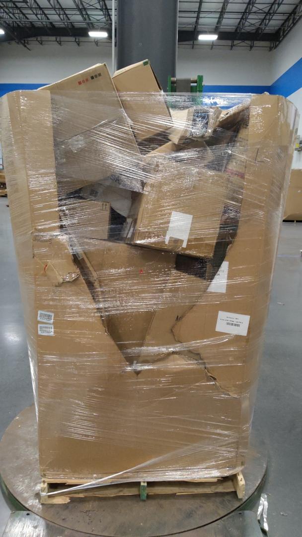 Pallet of salvage items
