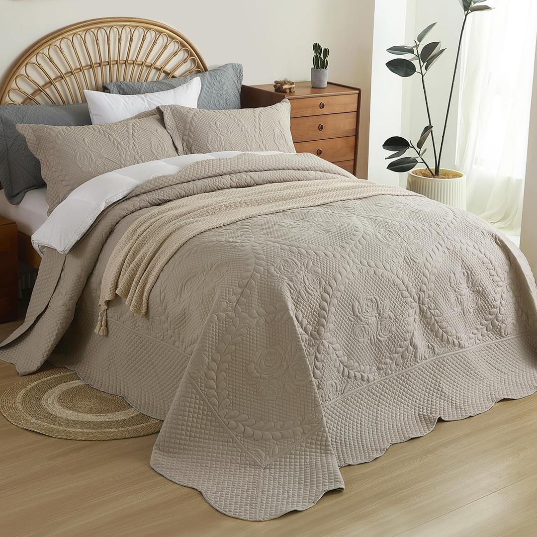 EVENHUG Oversized King Bedspreads California King Quilt Set with Pillow Shams Extra Wide Large King Size Quilts Lightweight Coverlet Bedding Sets Taupe 120"x128"