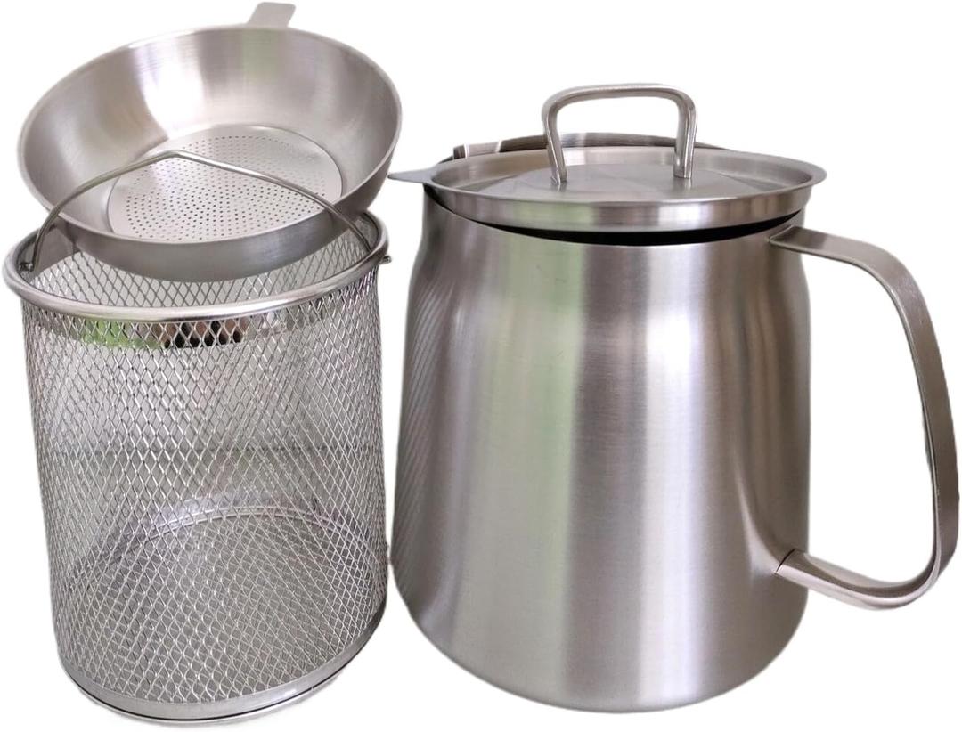 68oz Stainless Steel Oil Filter Pot with Removable Strainer  Bacon Grease Saver, Large Reusable Cooking Oil Container for Kitchen & Camping, Dishwasher-Safe Deep Fryer Basket (2L, Matte)