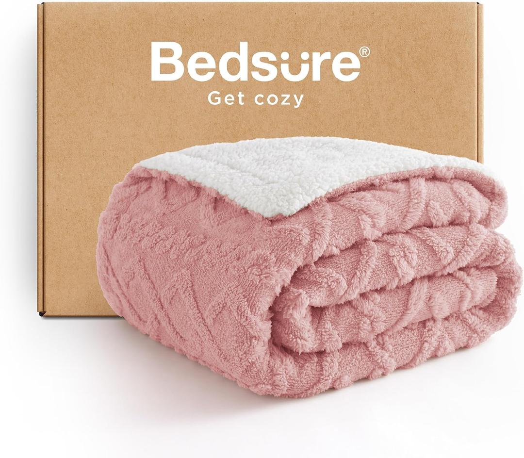 Bedsure Gentlesoft Sherpa Fleece Throw Blanket for Couch - Fluffy & Cozy Cable Jacquard Tufted Throw for Women Gift, Thick and Warm Blankets for Winter, Pink, 50x60 Inches