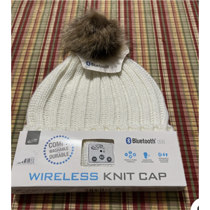 iLive Y2k Streetwear Beanie Wireless Bluetooth Knit Cap Pom-Pom Cap