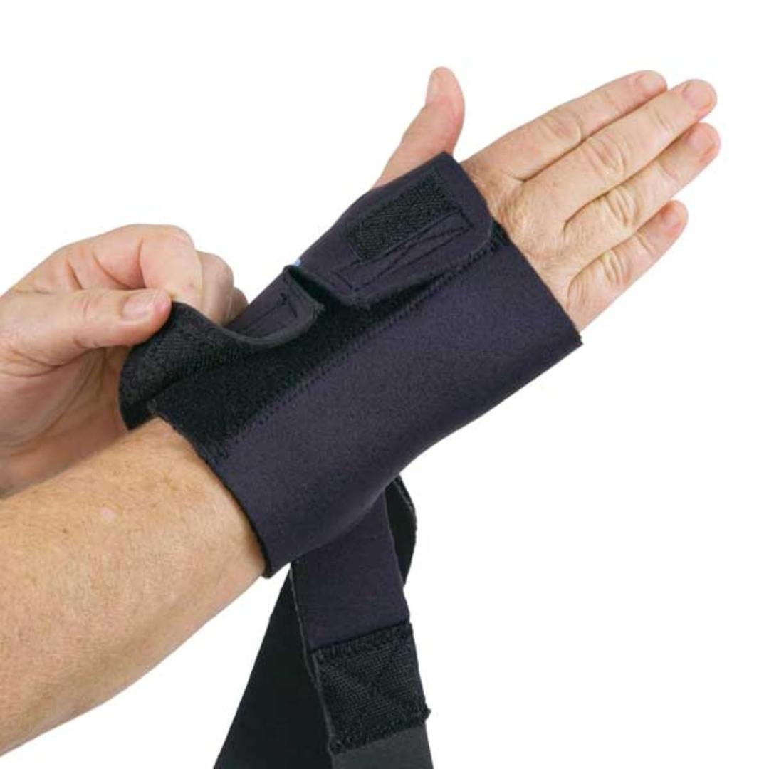 Comfort Cool Ulnar Booster Support Provides Compression for Ulnar Sided Wrist Pain. TFCC Tear Triangular Fibro-Cartilage Complex Injuries, Tendonitis or Repetitive Use Injury. Right Medium in Black (Medium (Pack of 1))