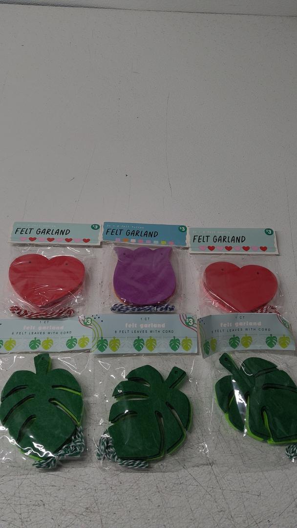 1CT Felt Garland 8 Felt Mix With Cord 6 Pack