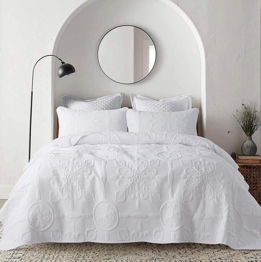 B2EVER White Damask Quilt King Size Bedding Sets with 2 Pillow Shams, Boho Bedspread Lightweight Soft Farmhouse Vintage Bohemian Coverlet Retro Jacquard Pattern Bed Cover for All Season, 3 Pieces