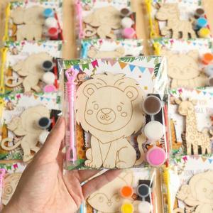 Bafeil 24 Set Safari Party Favors Jungle Animal Wooden Painting Crafts Kit with Bubble Wands - Wild Zoo Birthday Decorations Party Supplies, Goodie Bag Stuffers Gifts Classroom Prizes Pinata Filler
