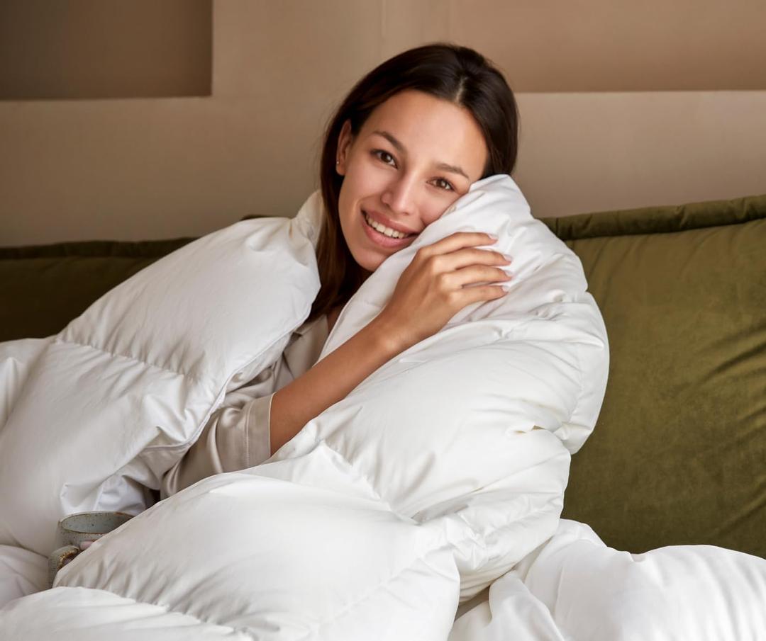 OverCloud™ Goose Down Comforter, Queen Size Winter Down Duvet Insert, Hotel Collection Comforter Ultra Soft 700+ Fill Power Down Proof Duvet Insert with Corner Tabs (90"X90"), Size: Queen