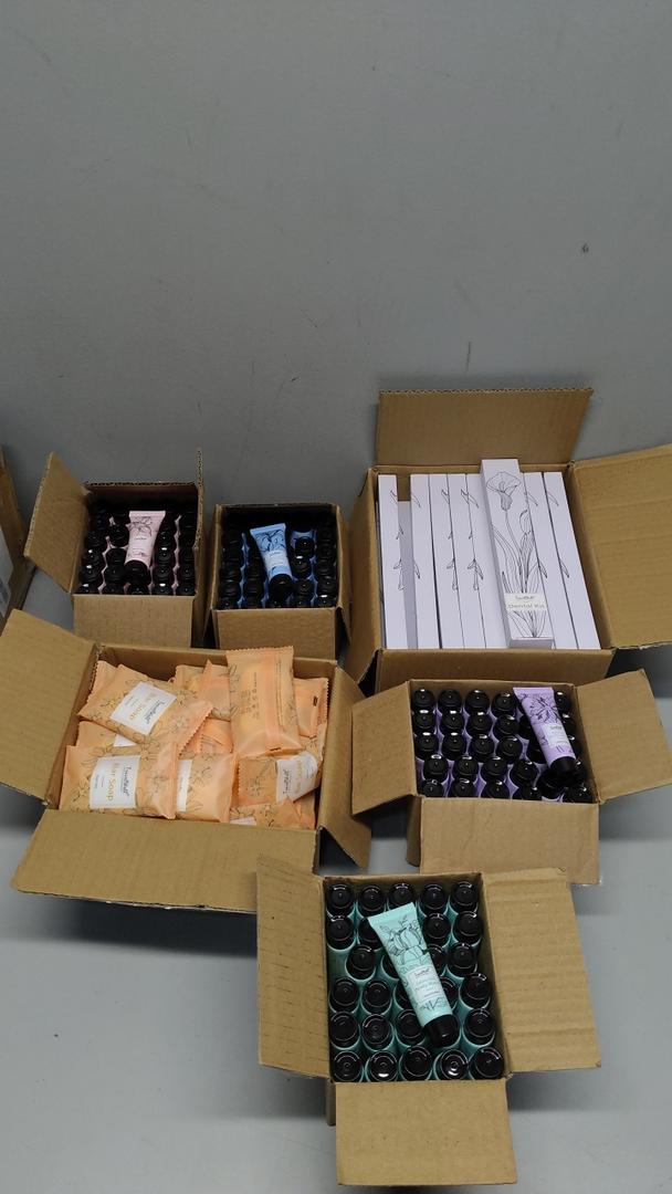 Travel Well Set 184 Pieces,Soap,Body Wash,Body Lotion, Shampoo, Conditioner, Dental Kit