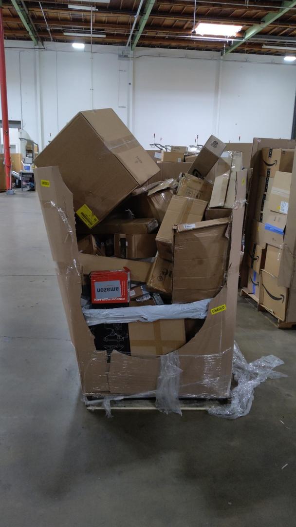 Pallet of mixed items