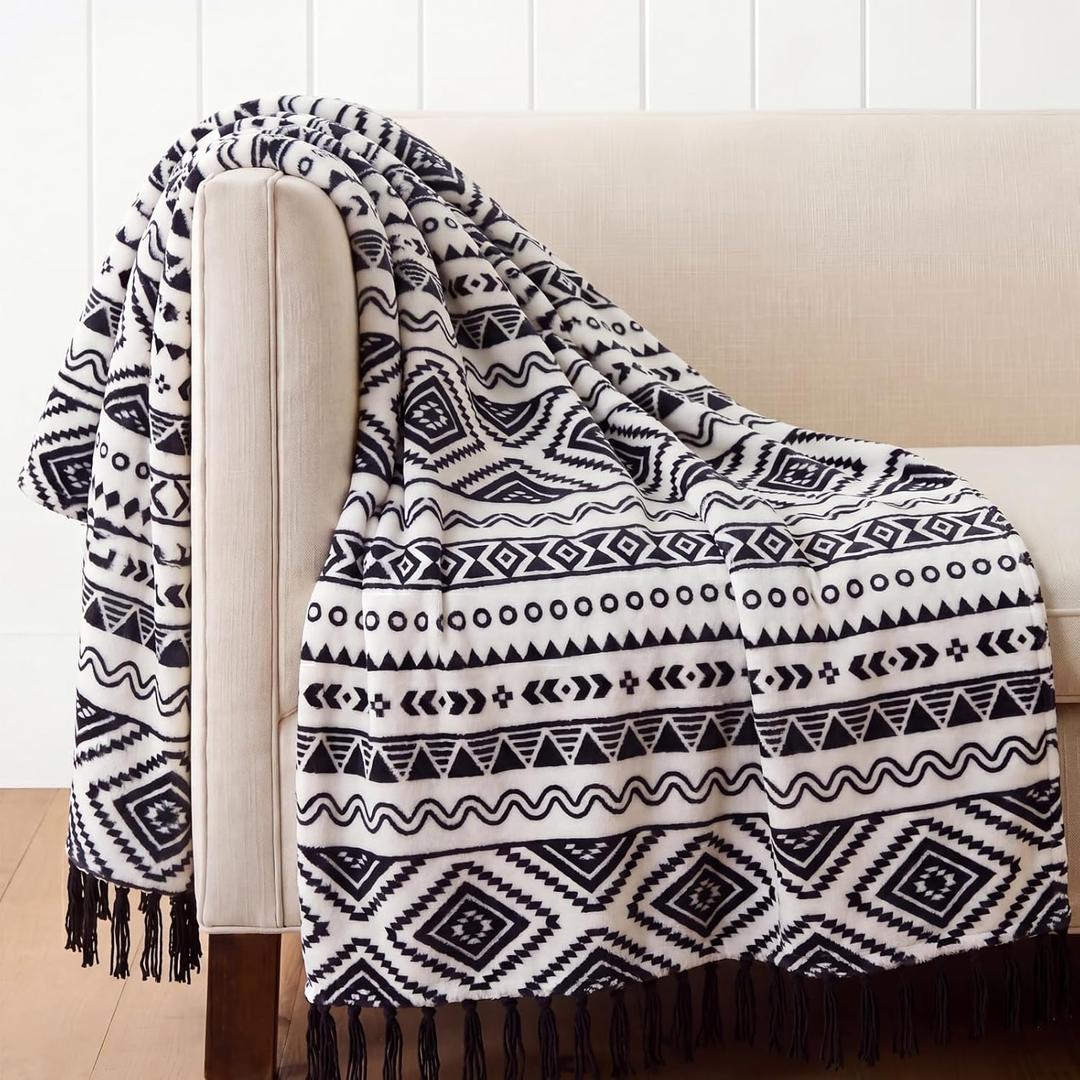 CASAAGUSTO Boho Throw Blanket with Tassel, Farmhouse Western Flannel Bohemian Blanket, Vintage Native Mexican Decorative Throw, Ideal for Gifting (50x60 Inches, Black and White)