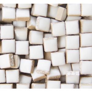 PINUO&KE 200 Pieces / 200 g Square Shapes 0.4x0.4 inch Square Ceramic Mosaic Mosaic Tiles for Crafts, Colorful Stained Glass Pieces for Mosaic Projects - White
