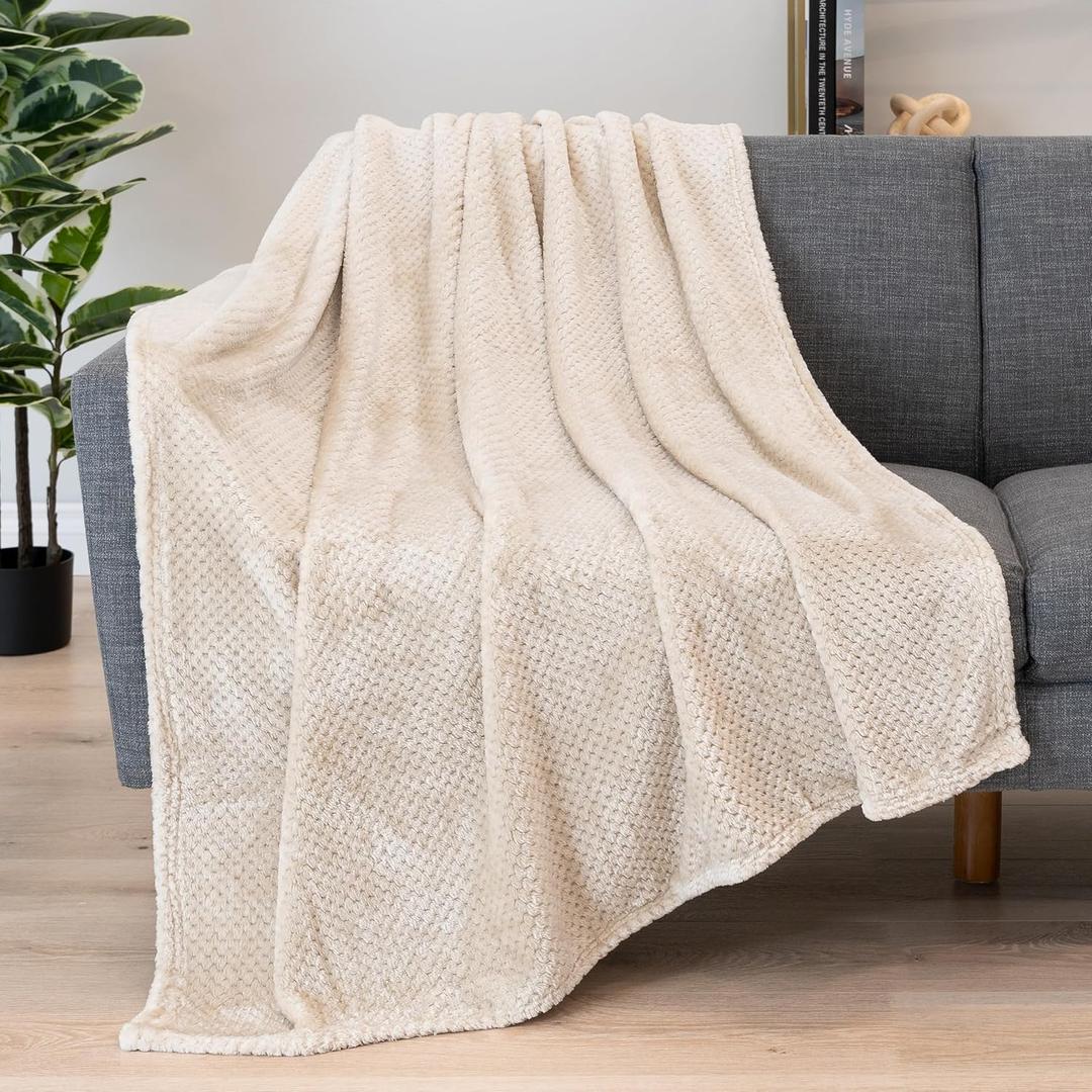 PAVILIA Beige Cream Throw Blanket for Couch Bed, Soft Fleece Throws for Sofa Chair, Fuzzy Waffle Textured Blanket, Cozy Warm Lightweight All Season Blanket Throw, 50x60