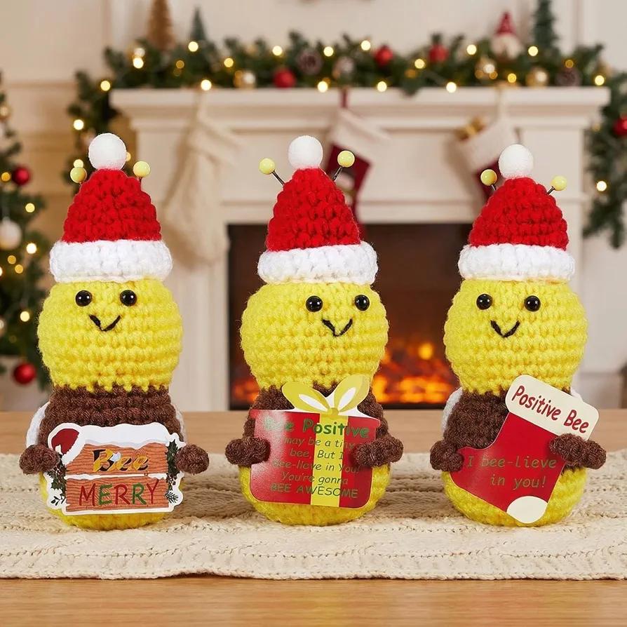 Henoyso 3 Pcs, Positive Mini Crochet Bee Gift with Cards Soft Wool Handmade Knitted Bee Doll for Friends, Parties, Birthdays, Christmas Party Gift