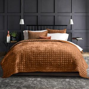 RECYCO Luxury Velvet Quilt Set, California King 118'' x 106'' Oversized Bedspread, Ultra Soft Velvet Comforter, Lightweight Box Stitch Bedding Sets for All Season, with 2 Shams, Rusty Burnt Orange