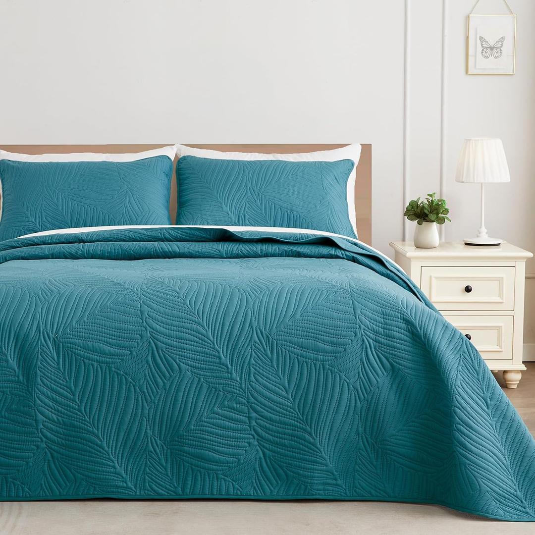 Exclusivo Mezcla California King Quilt Bedding Set, Lightweight Teal Quilts Cal Oversized King Size for All Seasons, Soft Microfiber Bedspreads Coverlets with Leaf Pattern, 3 Piece