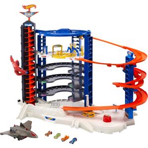 Hot Wheels Track Set with 4 1:64 Scale Toy Cars, Over 3-Feet Tall Garage with Motorized Gorilla, Storage for 140 Cars, Super Ultimate Garage