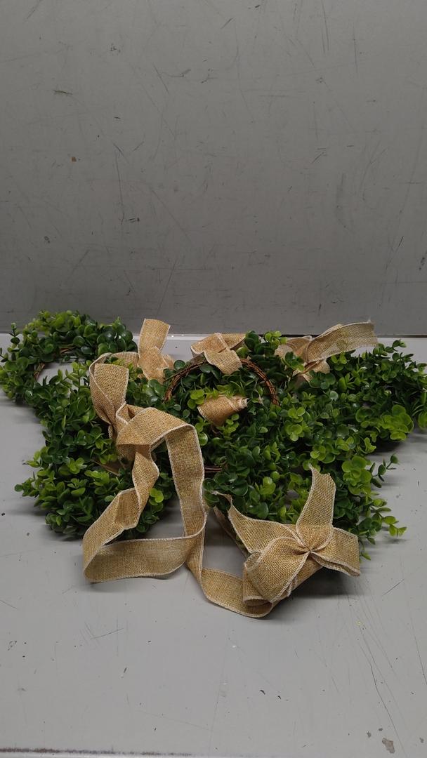 Yilloog 5 Pcs Mini Christmas Wreaths for Kitchen Cabinet 9" Small Christmas Artificial Boxwood Wreaths with Linen Bow Xmas Party Decor for Door Window Wall Farmhouse Hanging