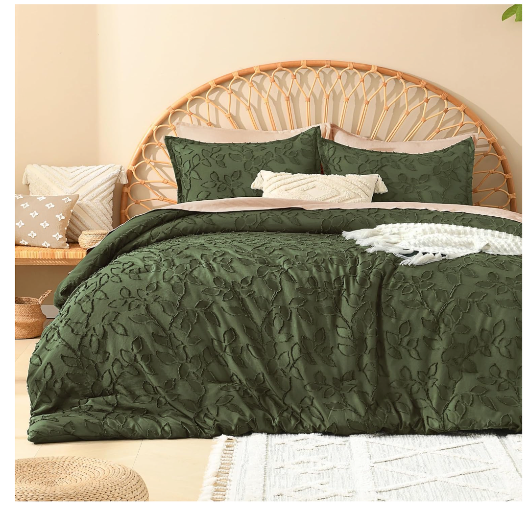 Litanika California King Size Comforter Set Olive, 3 Piece Cal King Cream Boho Tufted Bedding, Oversized Farmhouse Bed Set with 2 Leaf Pattern Pillowcases（104x96In）