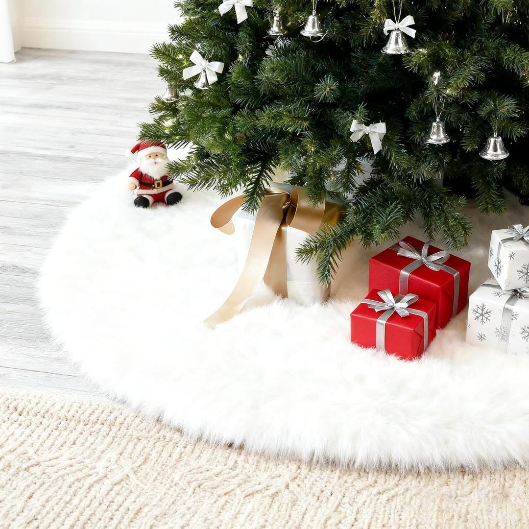 60 Inch Large Christmas Tree Skirt Faux Fur Snow White Plush Tree Mat Base Cover for Merry Christmas Party Holiday Home Indoor Xmas Tree Decorations