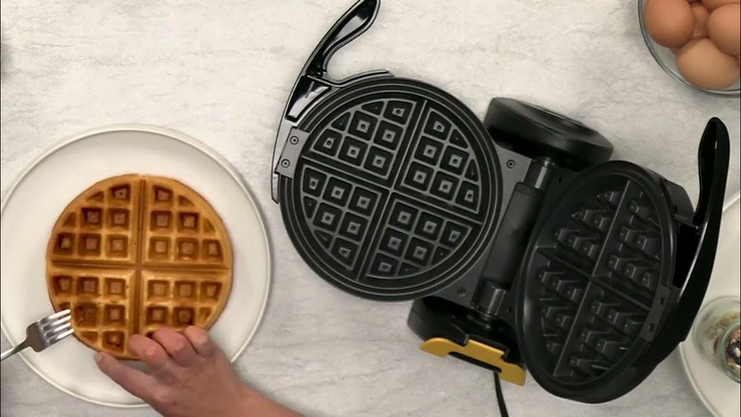 Oster Flip Belgian Waffle Maker Nonstick, 120V ~60HZ 1000W, Oster, Model : CKSTWFBF10.