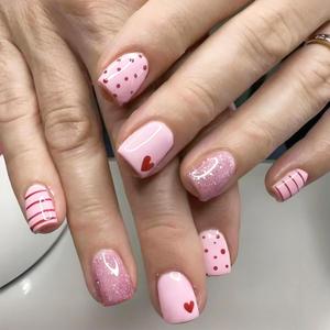 24Pcs Valentines Press on Nails Short Square Fake Nails Romantic Love Heart False Nails with Pink Glitter Design Valentine's Glue on Nail Glossy Full Cover Artificial Stick on Nails for Women Manicure