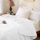 Seersucker Quilt Set King Size - White Bedspread Oversized Lightweight, Soft Quilted Bed Spread Coverlets, Breathable Quilts Bedding Set for All Seasons, 3 Pieces, 1 Quilt and 2 Pillow Shams