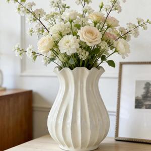 Qinyoung 1 Pack White Vintage Pleated Ceramic Vase Sour Cream Stylish Decorative Flower Vase for Bouquet Living Room Cabinet Table Centerpieces Wedding (9 x 7.32 Inches)