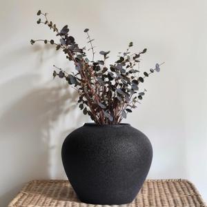 Rustic Ceramic Vase, 7.1" Black Farmhouse Tall Vase, Vintage Vases, Modern Terracotta Decor Vases for Home Decor, Living Room, Entryway, Table Centerpieces, Shelf, Kitchen, Housewarming Gifts