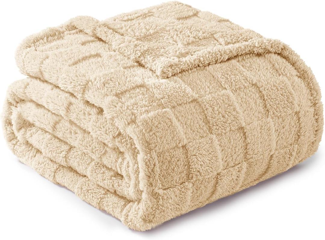 Exclusivo Mezcla Twin Size Flannel Fleece Blanket, Super Soft and Warm Lightweight Checkered Pattern Blankets for All Seasons, 60x80 Inches, Beige (Camel)