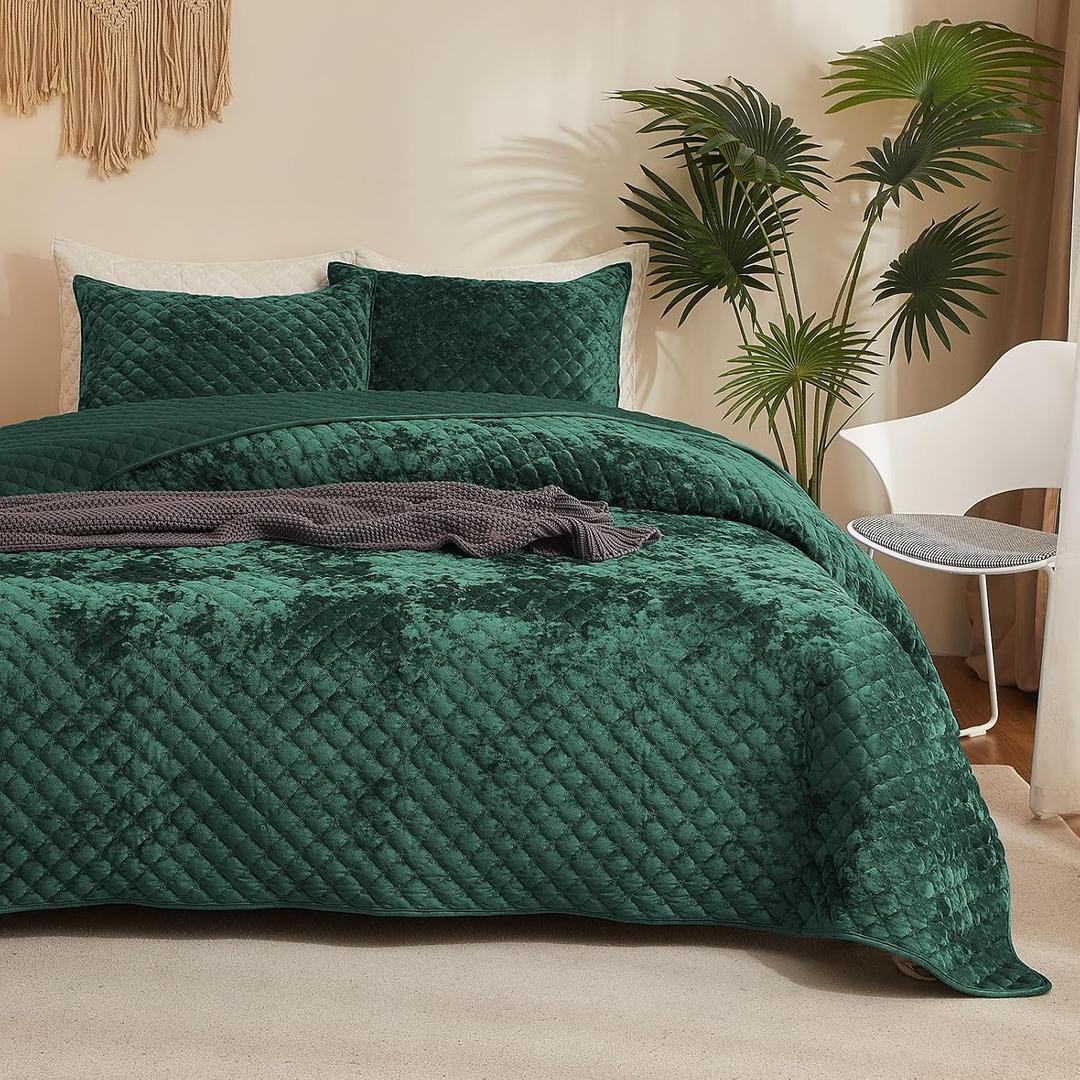 Luxury Soft Velvet Quilt Set King Size - Lightweight Velvet Bedding Set for All Season, Oversized Bedspread Coverlet Comforter Set with 2 Pillow Shams, Green, Diamond