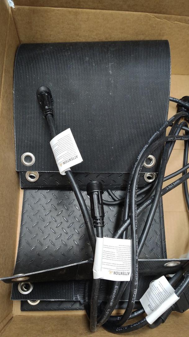 .
Heated Snow Melting Mats Outdoor - Non-Graphene Harmless Rubber Snow Heating Mats 120V Power Saving,No-Slip Stair Heated Mats with Plug for Walkways - Decks 4Pcs10in x 30in