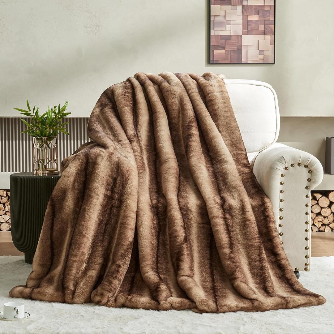Luxury Faux Fur Blanket - Soft Warm Plush Blankets for Couch Sofa Bed, Fluffy Thick Throws for Bedroom, Office, Living Room, Decorative Reversible, Not Easy to shed - 50"x60", Brown