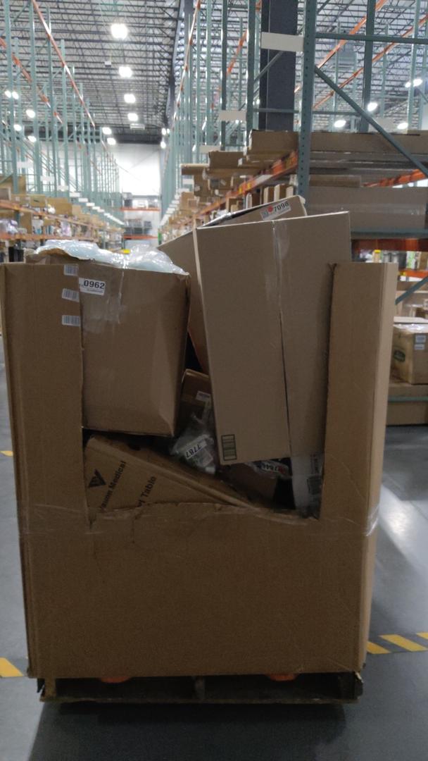 Pallet of salvage items