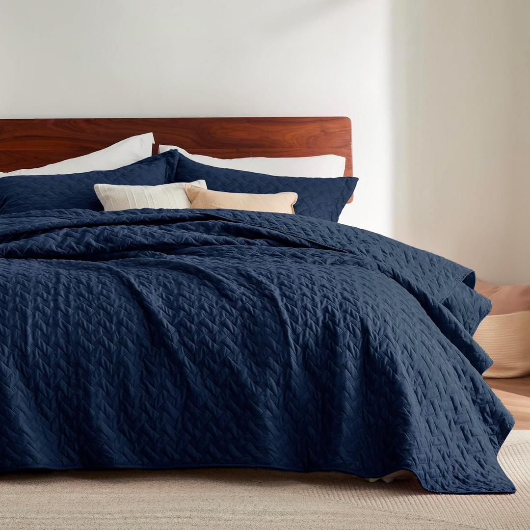 Bedsure Quilts Queen Size - Lightweight Bedspreads Queen Size with Basket Weave Pattern, Soft Quilt Bedding Set, Navy Comforter Set Coverlet for All Seasons with 2 Pillow Shams (90" x 96") | Skin-Friendly Soft, All-Season Comfort, Breathable, Lightweight, Machine Washable