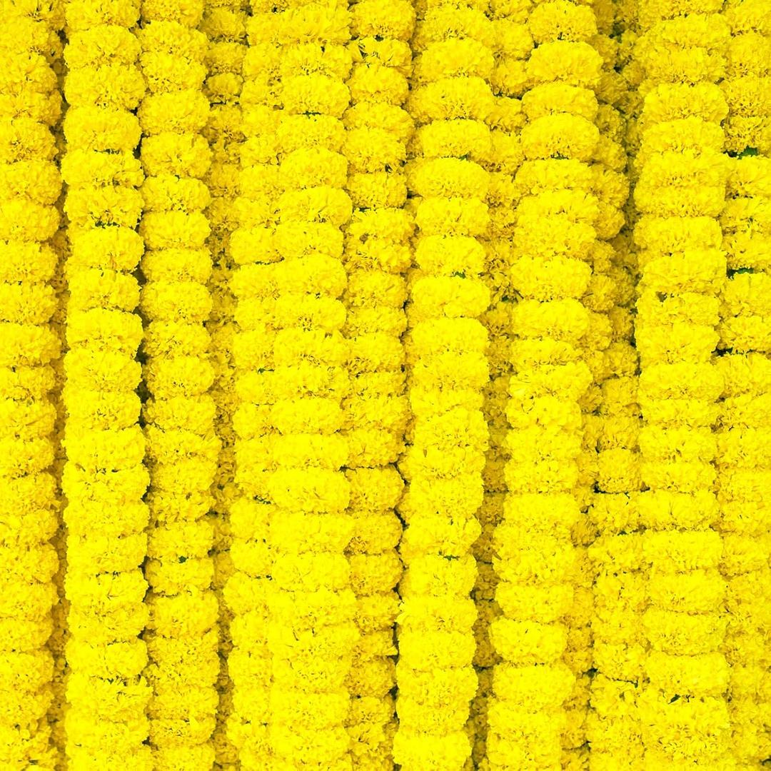 Tigeen 60 Pcs Marigold Garland for Decoration 4 Feet Artificial Marigold Flowers Mantle Decoration Indian Marigold Flowers Faux Garlands for Wedding Party House Warming Decor (Yellow)