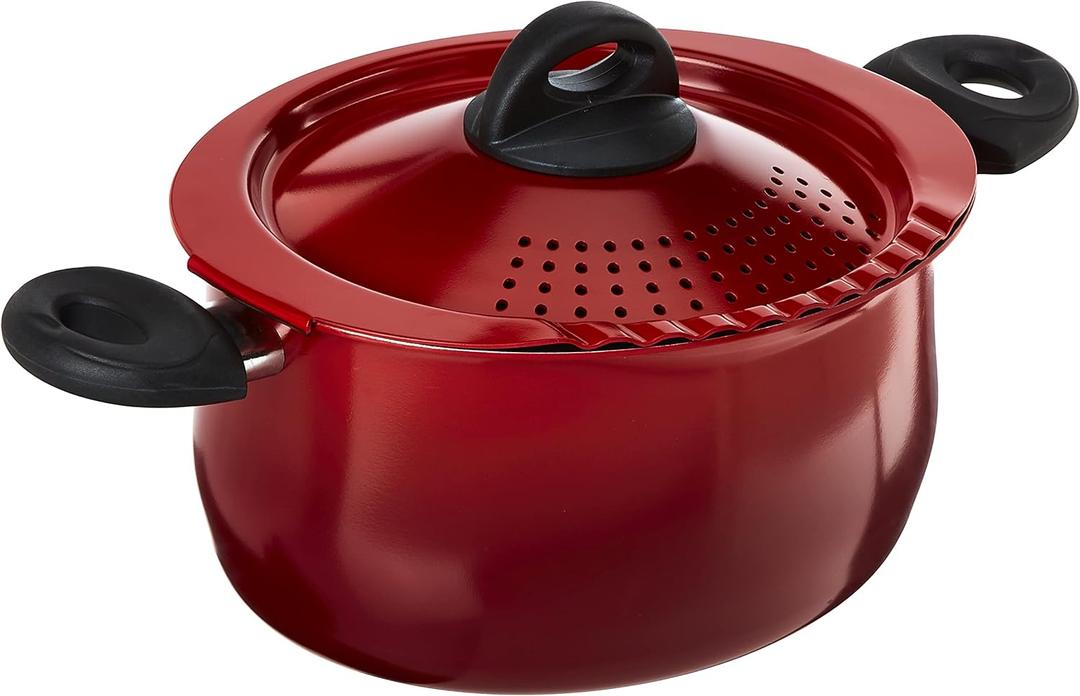 Bialetti 5.5 Quart Pasta Pot with Strainer Lid, Red Elongated Oval Pot for Longer Spaghetti, Lasagna, Penne & Farfalle Noodles, Heat Resistant Handles & Nonstick Interior, Large Pot for Cooking, 5.3 Quarts