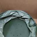 Fiskars Kangaroo Collapsible Garden Bag with Heavy Duty Hardshell Bottom for Yard Waste, 30 Gallon Reusable Container for Lawn Care and Gardening (Green)