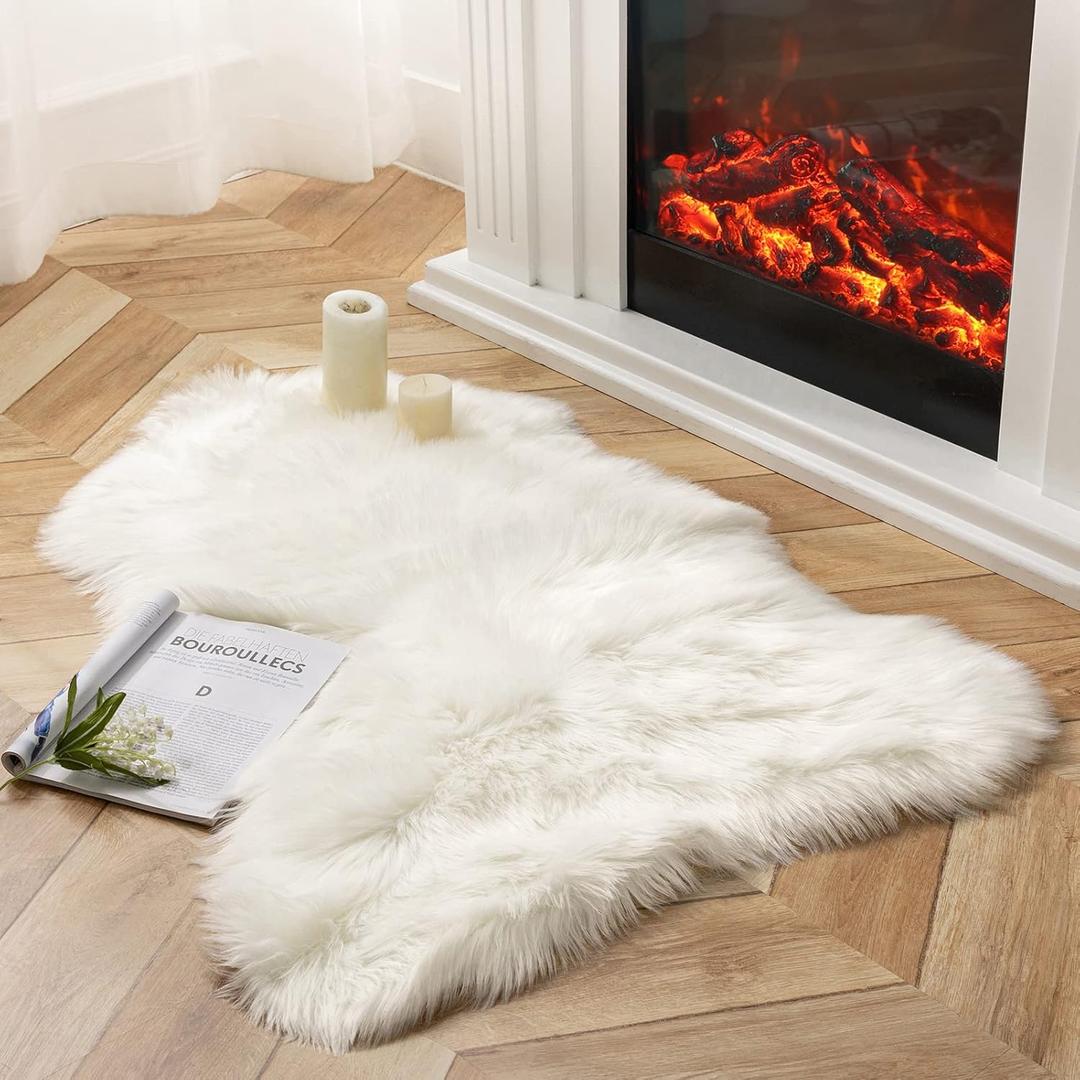Ashler Faux Fur Rug, White Area Rugs, Fluffy Sheepskin Fur Rug, Fuzzy Ultra Soft 2.3 x 3.3 Ft Rugs, Machine Washable Shag Rug, Nursery Throw Rugs for Bed, Living Room