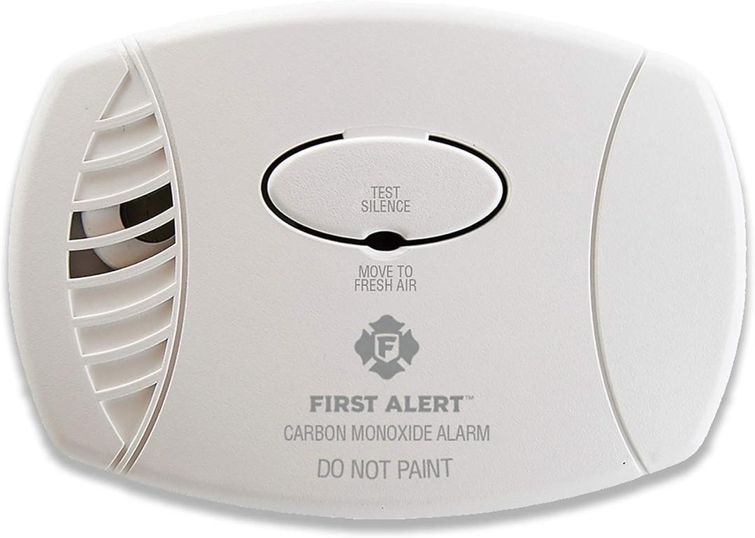 First Alert Carbon Monoxide Detector, Plug-In Alarm with Test & Silence Button, CO600, White, 1-Pack