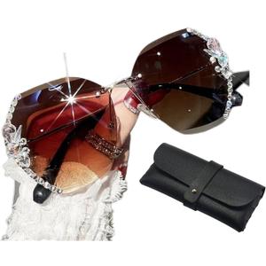 2022 New Woman Sunglasses for Beach Summer with Eyeglass Case, Sunglasses Womens Trendy Fashion Woman Sun Glasses