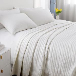 Max Oversized California King Quilt Set 112"x106"Soft Washed Lightweight Bedspread,Multi-Lock Quilting,Minimalist Nordic Bedding, Spring & Summer Quilt Set (1 Quilt + 2 Pillow Shams), Cream White