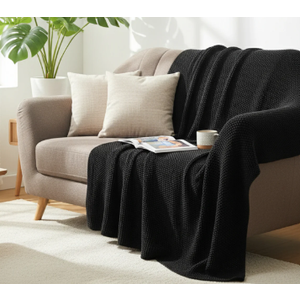 Blanket with long circular pillow black