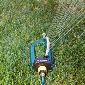 Melnor 65151AMZ Oscillating Sprinkler with 15 Precision Nozzles 