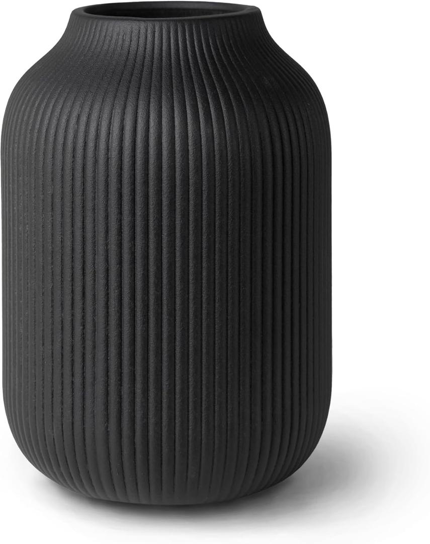 Ceramic Vase with Grooves - Waterproof Flower Vase in Matte Black for Fresh Flowers, Dried Flowers, Pampas Grass, Large 20cm High Vase as a Gift, Decoration for Living Room, Bedroom, Office.